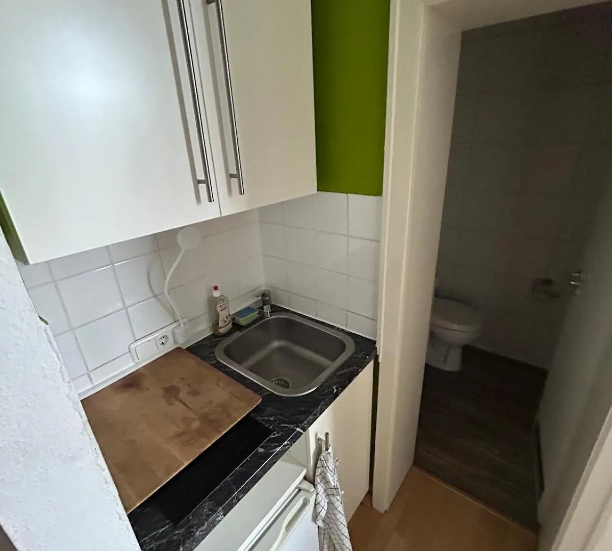 רגנסבורג Ferienwohnung Zentral Am Bahnhof Mit Kueche, Badezimmer, Gratis Parkplatz & Wlan
