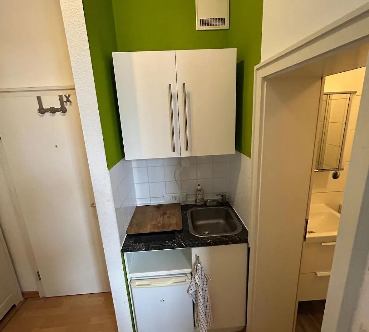 רגנסבורג Ferienwohnung Zentral Am Bahnhof Mit Kueche, Badezimmer, Gratis Parkplatz & Wlan